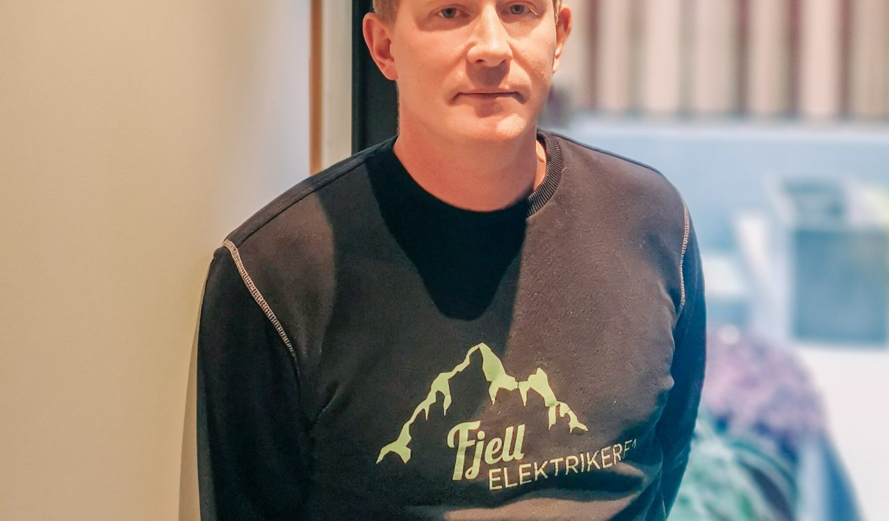 Portrettbilde av elektriker Sindre Bakkene